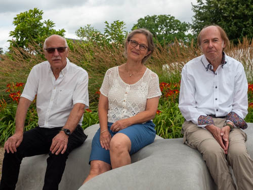 Preben Sørensen, bas - Pia Sander Knudsen, vokal - Palle Vibe, keyboard.